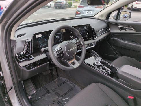 Used 2025 Kia Sportage LX FWD image 15