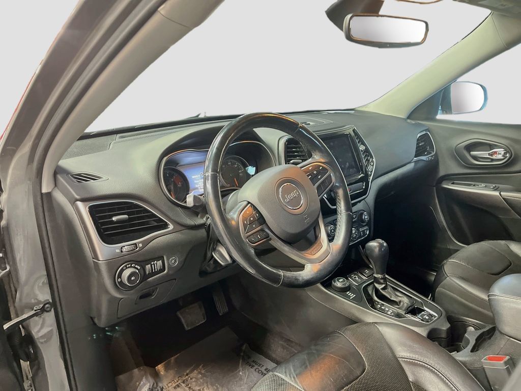 Used 2019 Jeep Cherokee Limited AWD/4WD image 9