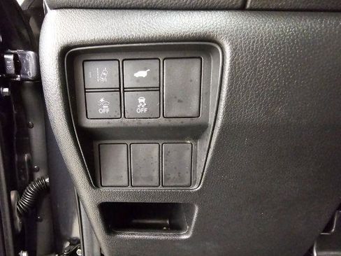 Used 2017 Honda CR-V Touring image 9