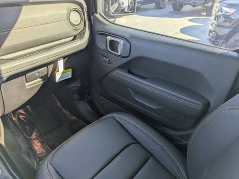 New 2025 Jeep Wrangler Unlimited Rubicon 392 image 13