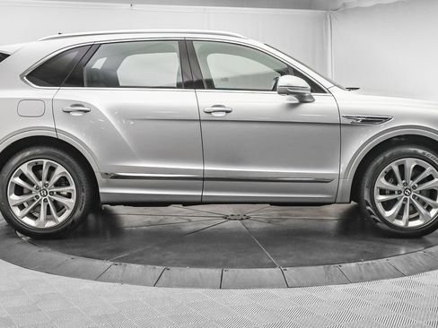 New 2025 Bentley Bentayga image 5