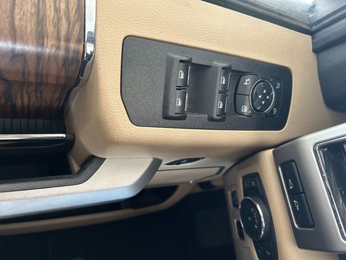 Used 2019 Ford F150 Lariat image 15