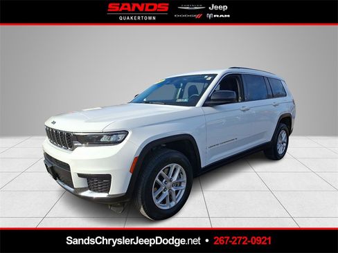 Used 2024 Jeep Grand Cherokee L Laredo image 1