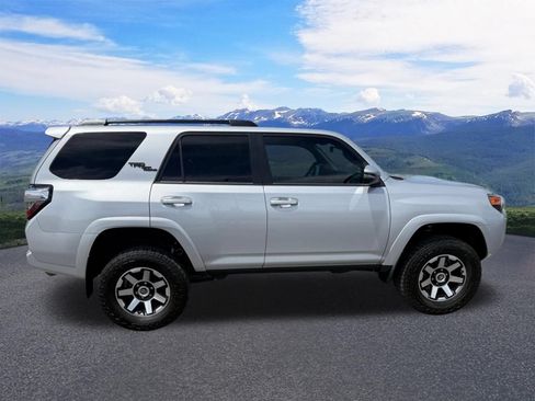 Used 2021 Toyota 4Runner TRD Off-Road Premium w/ Moonroof Package AWD/4WD image 7