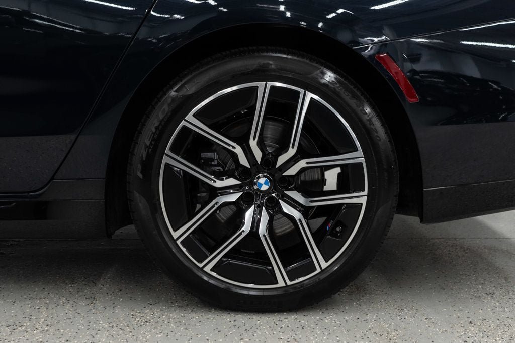 Used 2026 BMW 740i xDrive AWD/4WD image 43