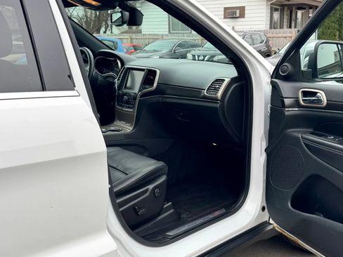 Used 2014 Jeep Grand Cherokee Limited w/ Luxury Group II image 13