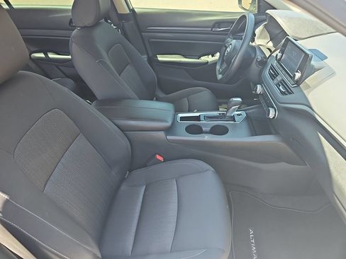 Used 2024 Nissan Altima 2.5 S FWD image 10