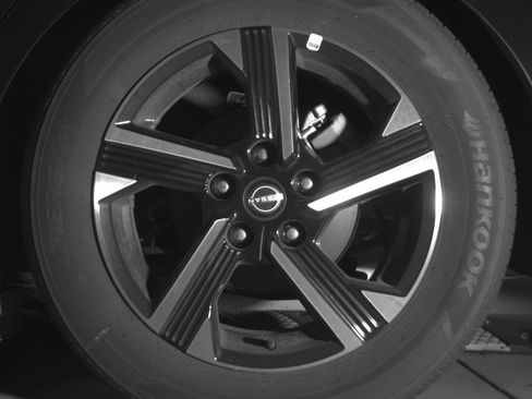 Used 2025 Nissan Sentra SV FWD image 14
