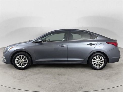 Used 2019 Hyundai Accent SEL image 2