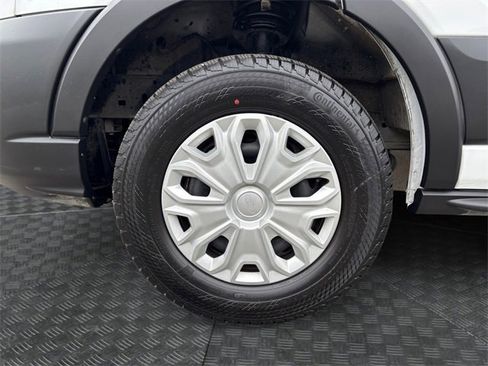 Used 2022 Ford E-Transit Medium Roof image 14