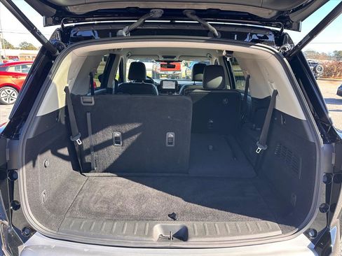 Used 2023 Nissan Pathfinder SL w/ Black Appearance Package image 29