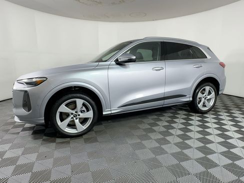 New 2025 Audi Q5 Premium Plus image 17
