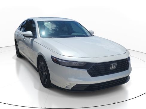 Used 2023 Honda Accord EX image 3