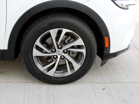 Used 2023 Buick Envision Essence image 47