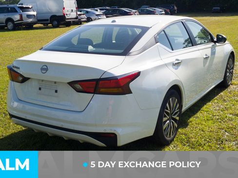 Used 2025 Nissan Altima 2.5 SV FWD image 4
