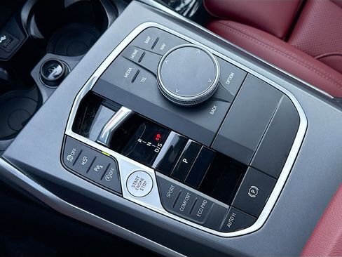 Used 2025 BMW 230i Coupe w/ Convenience Package image 28