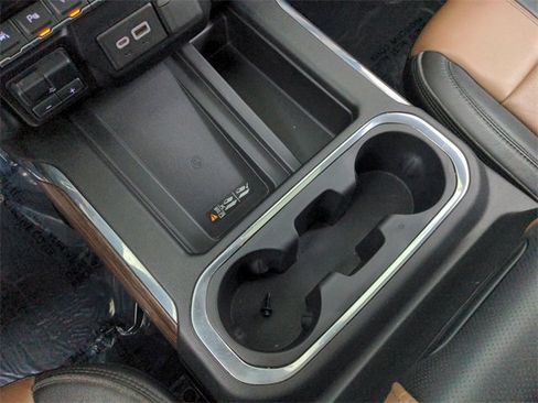 Used 2019 Chevrolet Silverado 1500 High Country image 31