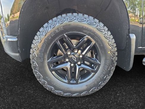 Used 2019 Chevrolet Silverado 1500 LT Trail Boss AWD/4WD image 4