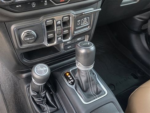 Used 2021 Jeep Gladiator Overland w/ Popular Equipment Package image 26