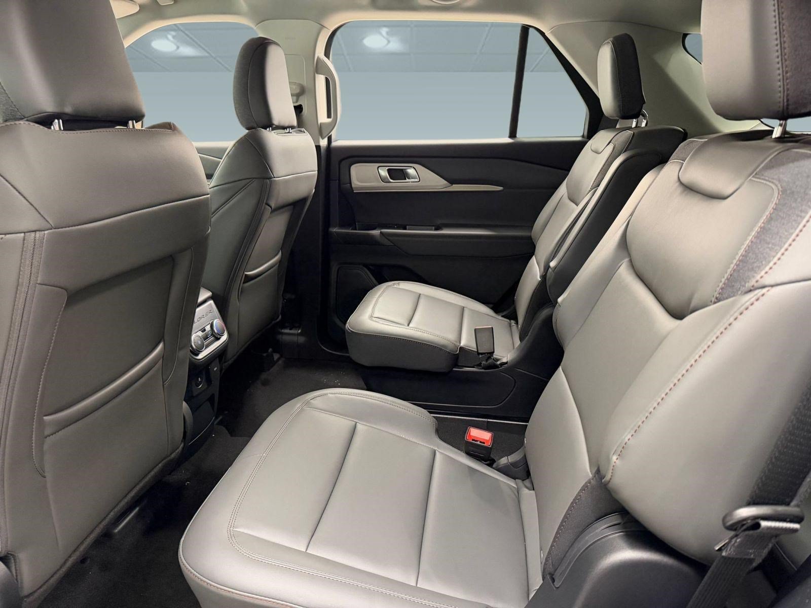 New 2026 Ford Explorer Active w/ Active Comfort Package AWD/4WD image 22