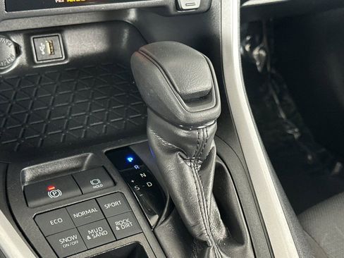 Used 2025 Toyota RAV4 XLE image 24