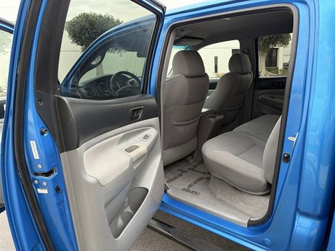 Used 2005 Toyota Tacoma PreRunner image 22