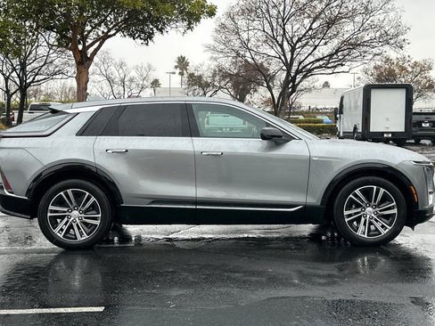 Used 2026 Cadillac Lyriq Luxury RWD image 2
