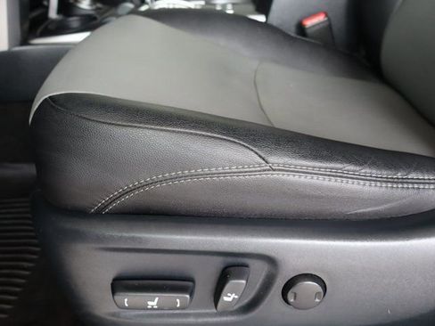 Used 2017 Toyota 4Runner SR5 Premium image 15