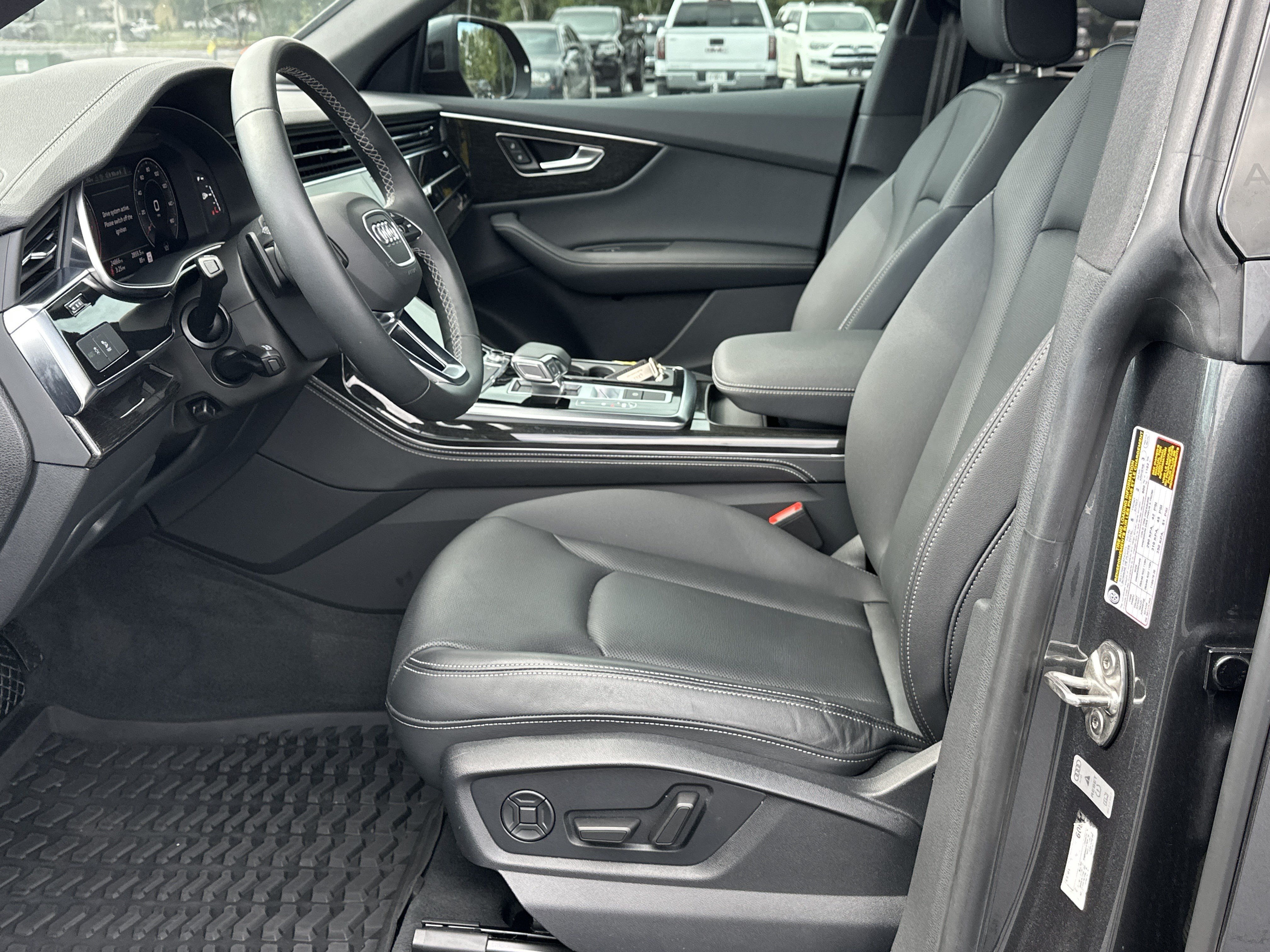 Used 2025 Audi Q8 Premium Plus AWD/4WD image 9