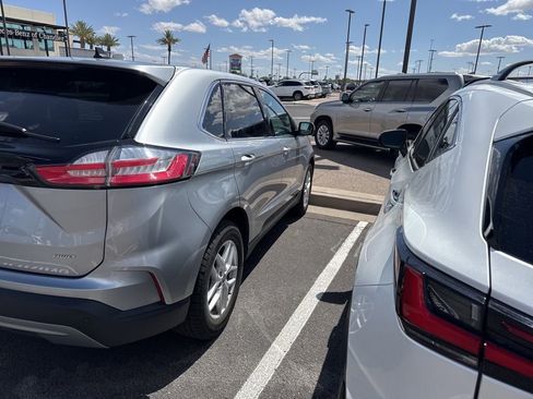 Used 2021 Ford Edge SEL w/ Convenience Package AWD/4WD image 4