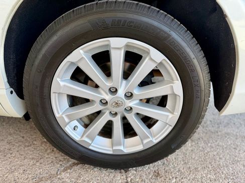 Used 2012 Toyota Venza XLE FWD image 19