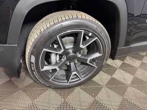 New 2026 Jeep Cherokee Overland w/ Advanced Pro Tech Group AWD/4WD image 4