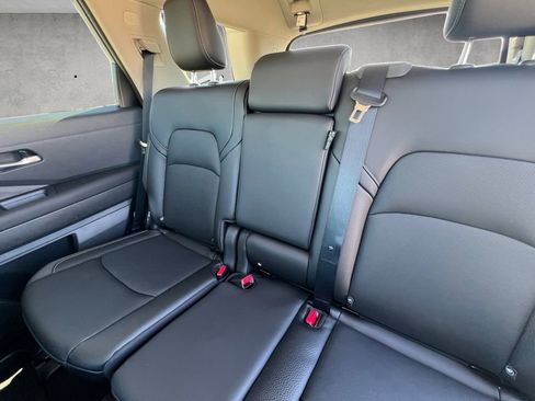 New 2026 Nissan Pathfinder SL image 22