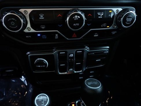 Used 2023 Jeep Wrangler Unlimited AWD/4WD image 18