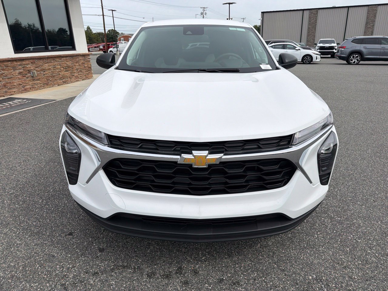 Used 2025 Chevrolet Trax LS FWD image 12
