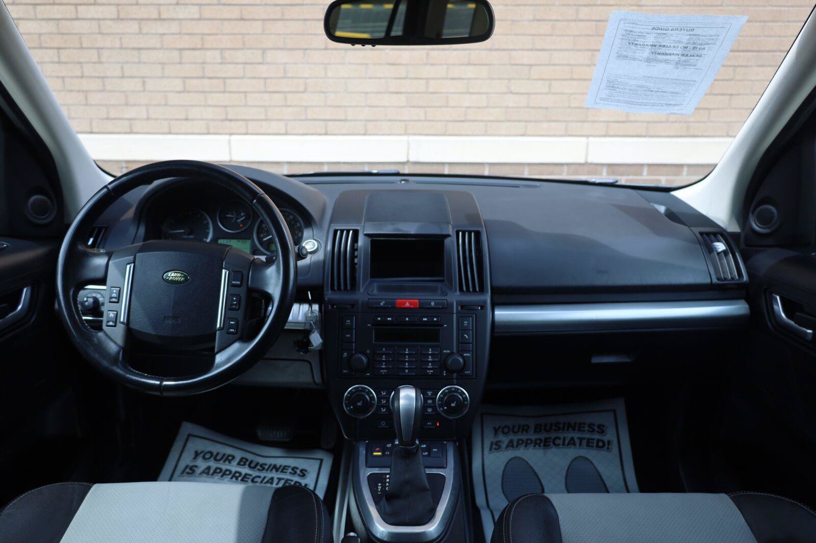 Used 2010 Land Rover LR2 HSE AWD/4WD image 32