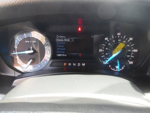 Used 2015 Ford Expedition XLT w/ Equipment Group 201A RWD image 21