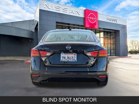Used 2025 Nissan Altima 2.5 S image 9
