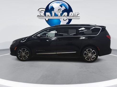 New 2026 Chrysler Pacifica Pinnacle image 3