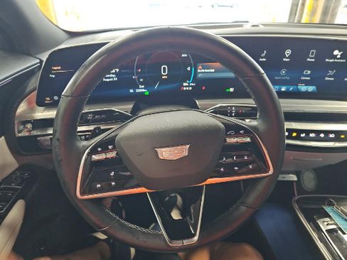 Used 2024 Cadillac Lyriq Luxury w/ LPO, Floor Liner Package AWD/4WD image 10