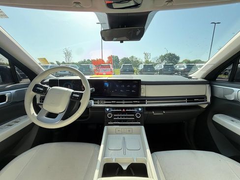 Used 2025 Hyundai Santa Fe SE FWD image 26