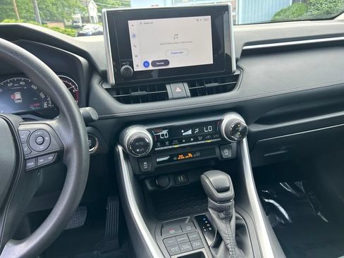 Used 2024 Toyota RAV4 XLE w/ Convenience Package AWD/4WD image 17