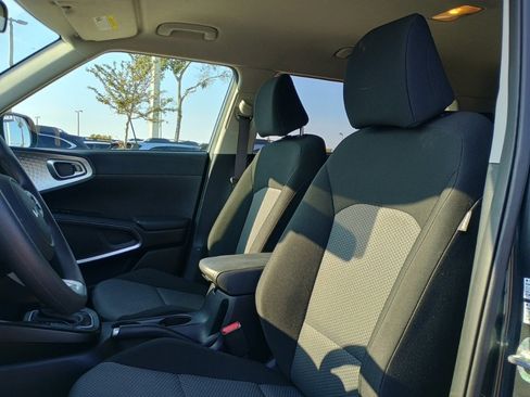 Used 2022 Kia Soul LX w/ Technology Package image 13