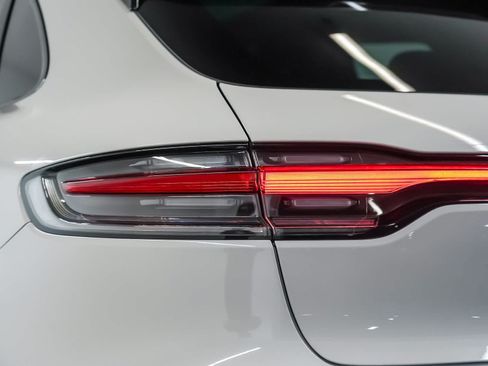 Certified 2024 Porsche Macan S AWD/4WD image 15