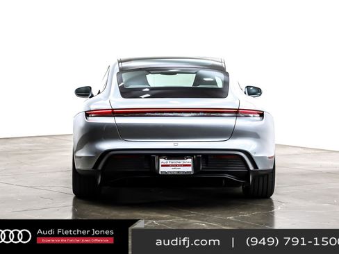 Used 2023 Porsche Taycan image 4