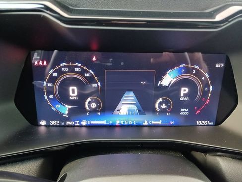 Used 2025 Chevrolet Colorado LT AWD/4WD image 19