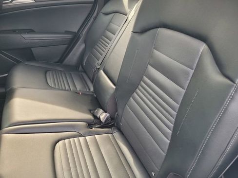 Used 2025 Kia Sportage SX image 13