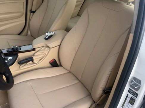 Used 2015 BMW 320i Sedan RWD image 5