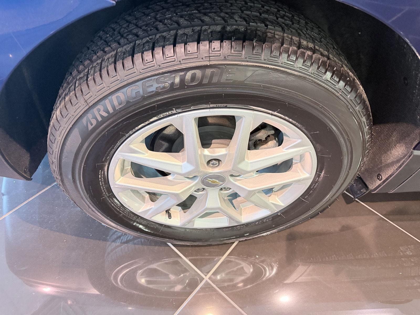 Used 2023 Chevrolet Equinox LT AWD/4WD image 46