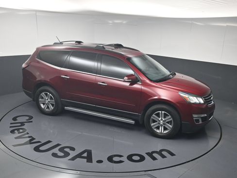 Used 2015 Chevrolet Traverse LT w/ LPO, 'HIT The Road' Package FWD image 23